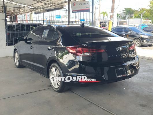 Hyundai Elantra Carros en venta
