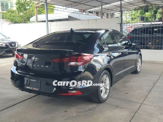 Hyundai Elantra Carros en venta