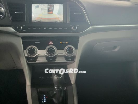 Hyundai Elantra Carros en venta