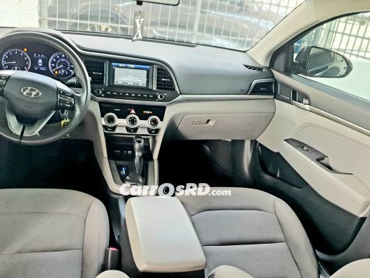 Hyundai Elantra Carros en venta
