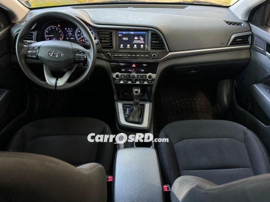 Hyundai Elantra Carros en venta