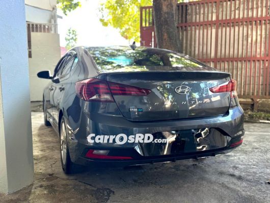 Hyundai Elantra Carros en venta