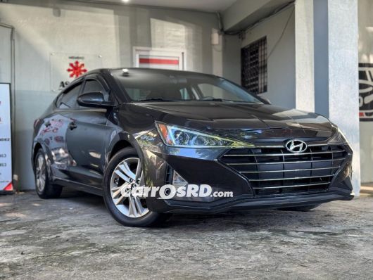Hyundai Elantra Carros en venta