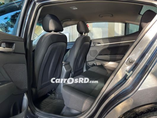 Hyundai Elantra Carros en venta