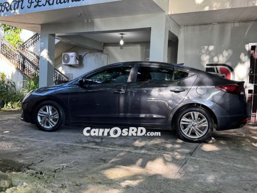 Hyundai Elantra Carros en venta