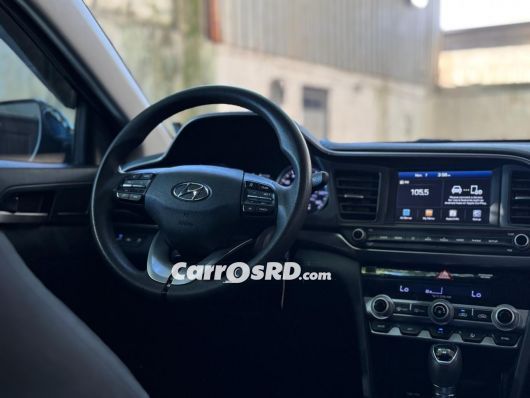 Hyundai Elantra Carros en venta