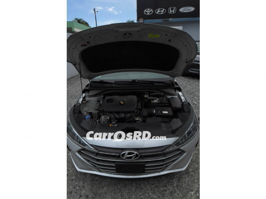 Hyundai Elantra Carros en venta