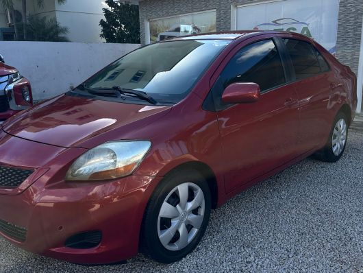 Toyota Yaris Básico en venta