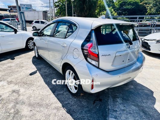 Toyota Aqua Carros en venta