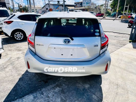 Toyota Aqua Carros en venta