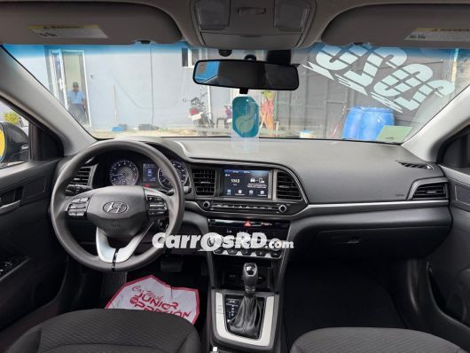 Hyundai Elantra Carros en venta