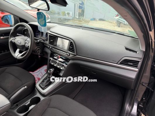 Hyundai Elantra Carros en venta