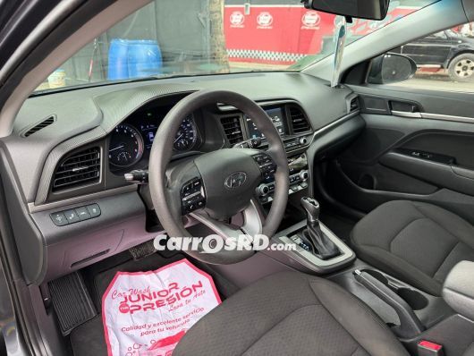 Hyundai Elantra Carros en venta