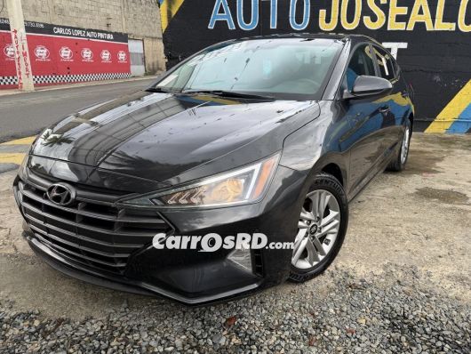 Hyundai Elantra Carros en venta