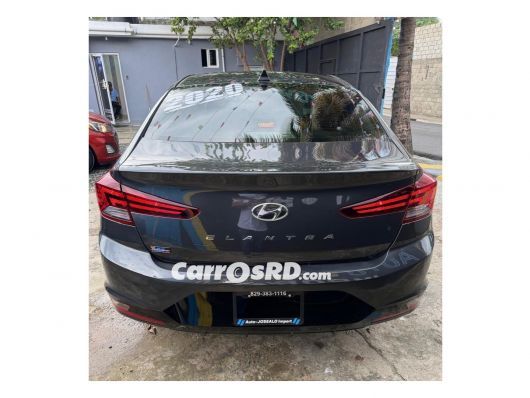 Hyundai Elantra Carros en venta