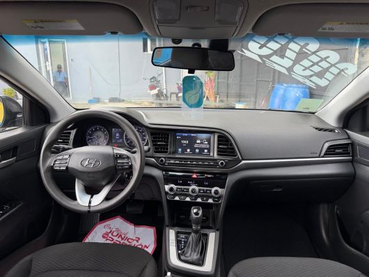 Hyundai Elantra SEL en venta