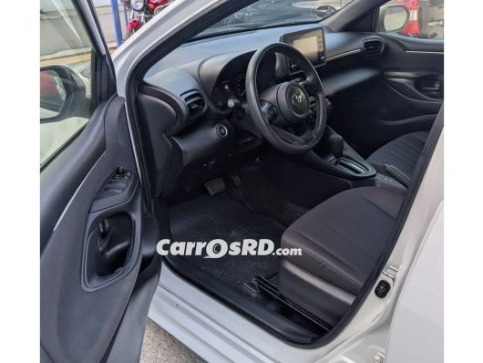 Toyota Yaris Básico