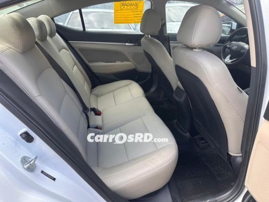 Hyundai Elantra Carros en venta