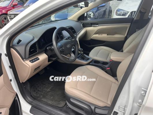 Hyundai Elantra Carros en venta