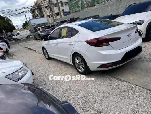 Hyundai Elantra Carros en venta