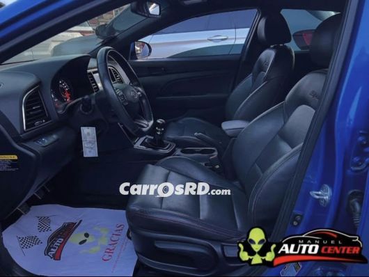 Hyundai Elantra Carros en venta