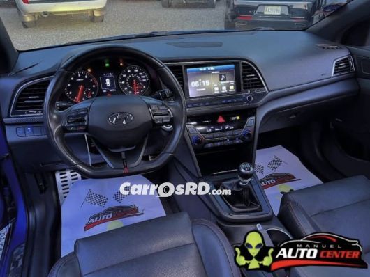 Hyundai Elantra Carros en venta