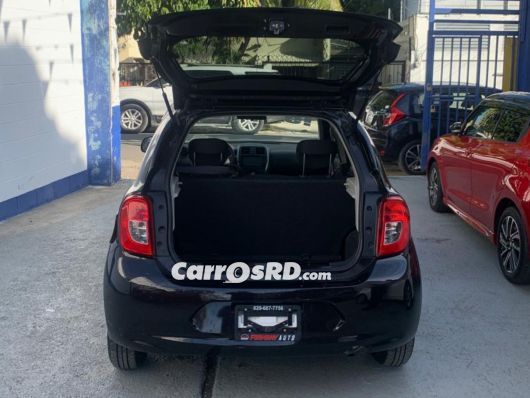 Nissan March Hatchback en venta