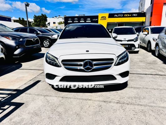 Mercedes-Benz Clase C Carros en venta