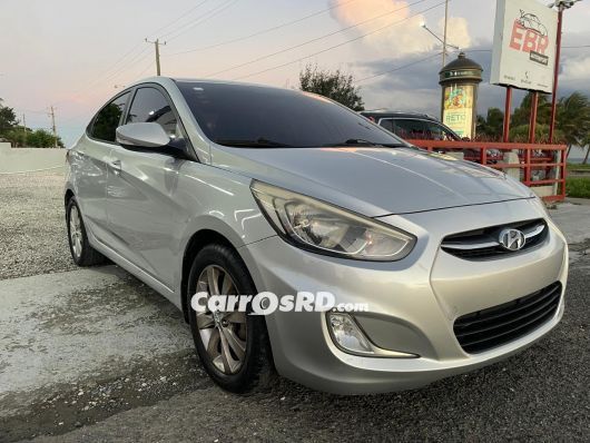 Hyundai Accent Carros en venta