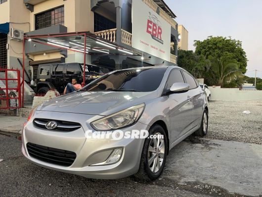 Hyundai Accent Carros en venta