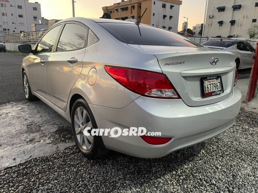 Hyundai Accent Carros en venta