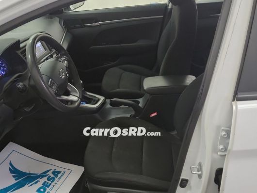 Hyundai Elantra Carros en venta