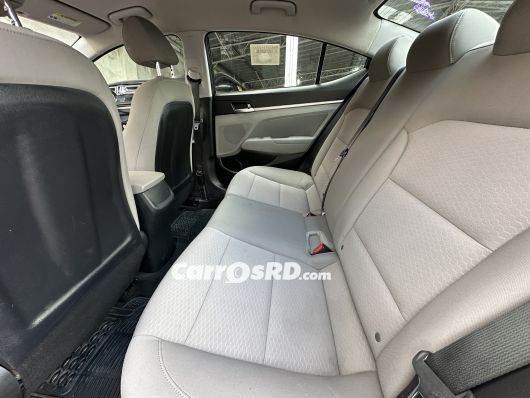 Hyundai Elantra Carros en venta