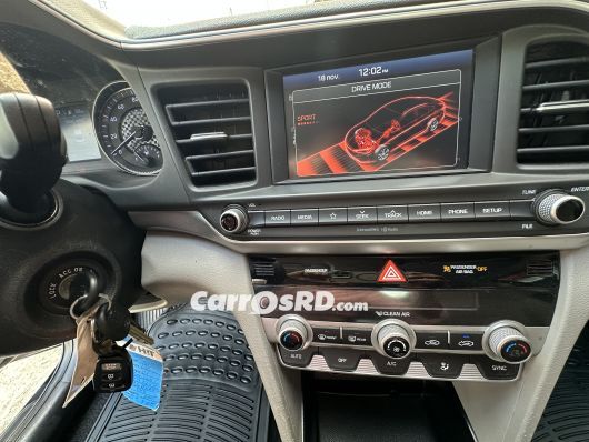 Hyundai Elantra Carros en venta