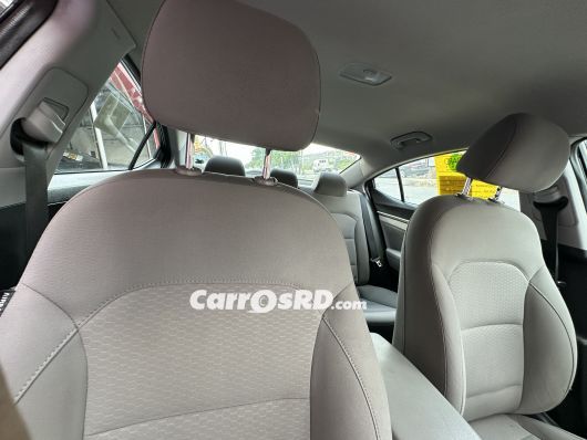 Hyundai Elantra Carros en venta