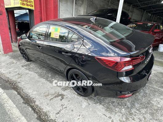 Hyundai Elantra Carros en venta