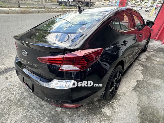 Hyundai Elantra Carros en venta