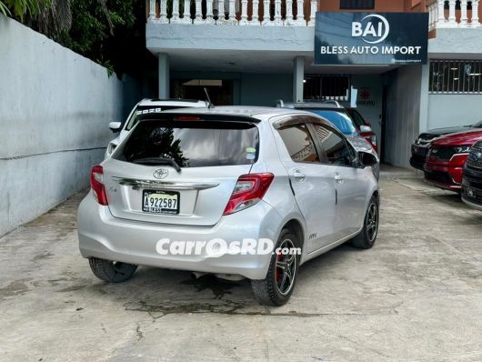 Toyota Vitz Hatchback en venta