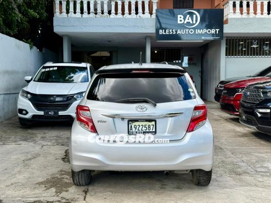 Toyota Vitz Hatchback en venta