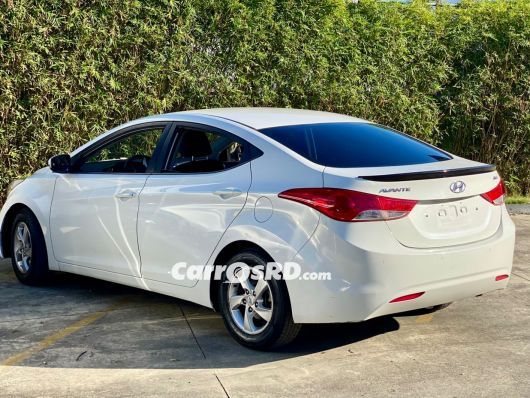 Hyundai Avante Carros en venta