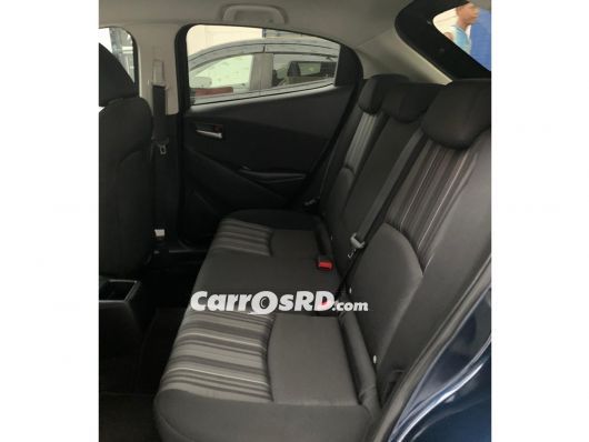 Mazda 2 Carros en venta