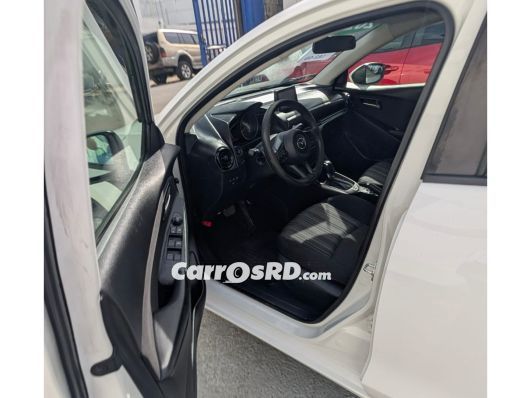Mazda 2 Carros en venta