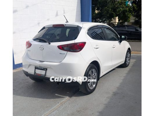 Mazda 2 Básico