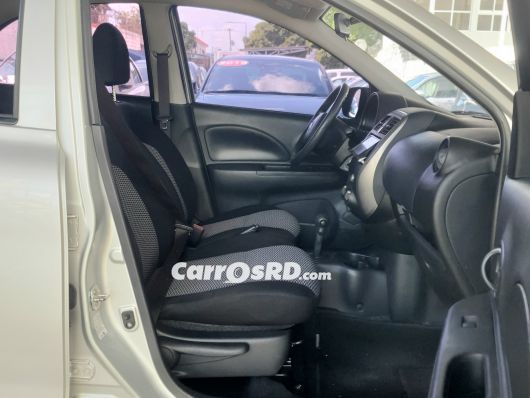 Nissan March Hatchback en venta