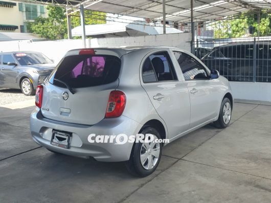 Nissan March Hatchback en venta