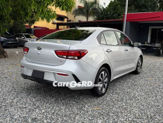 Kia Rio Carros en venta