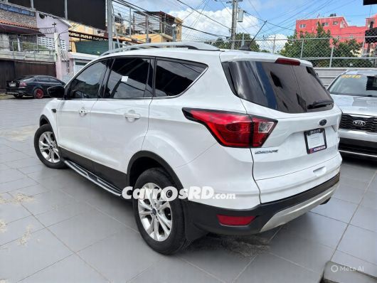 Ford Escape Jeepeta en venta