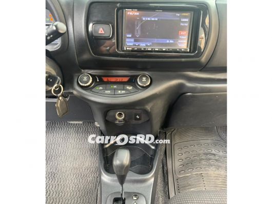 Toyota Vitz Hatchback en venta