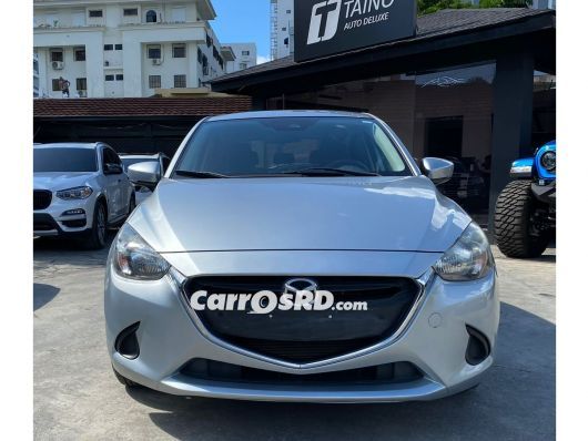 Mazda Demio Carros en venta