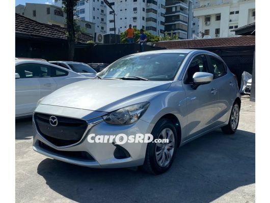Mazda Demio Carros en venta